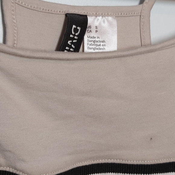 Beige with stripe crop top - Picture 2 of 3